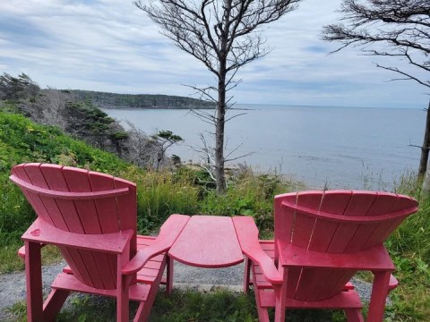 Canada-Red-Chairs