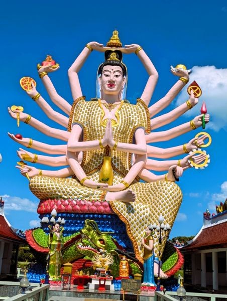 Wat Plai Laem